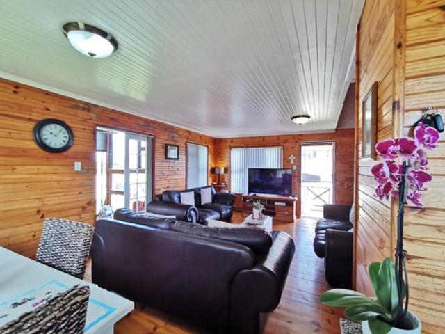 3 Bedroom House in Seaview
