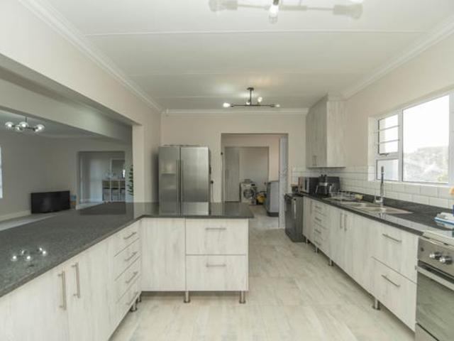 3 Bedroom House in Seaview
