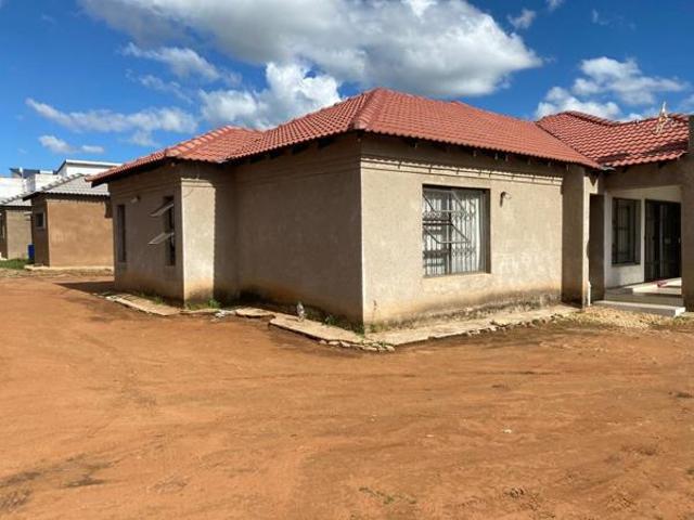 3 Bedroom House in Serala View