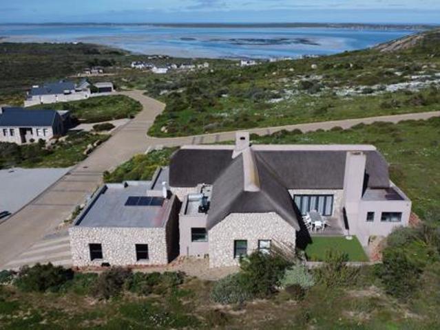 3 Bedroom House in Shark Bay Estate