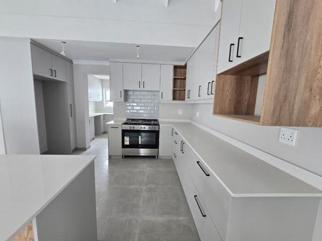 3 Bedroom House in Shelley Point