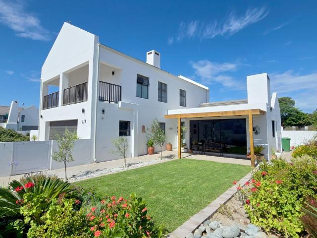 3 Bedroom House in Shelley Point