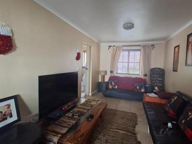 3 Bedroom House in Shelley Point