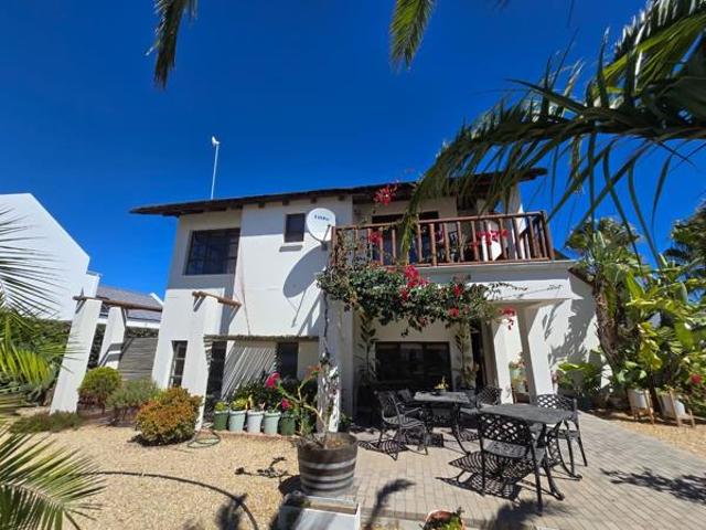 3 Bedroom House in Shelley Point
