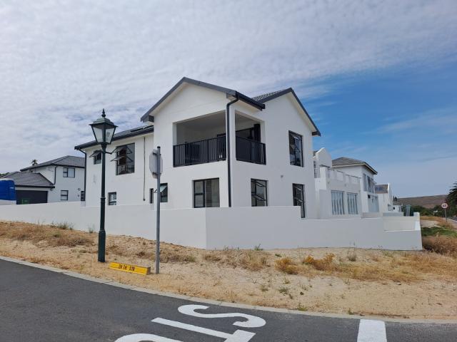 3 Bedroom House in Shelley Point
