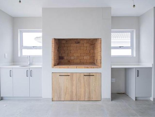 3 Bedroom House in Shelley Point