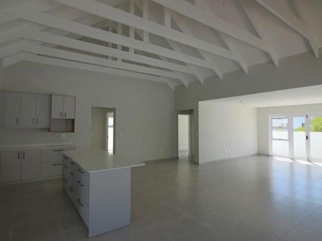 3 Bedroom House in Shelley Point
