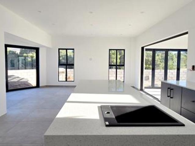3 Bedroom House in Shelley Point