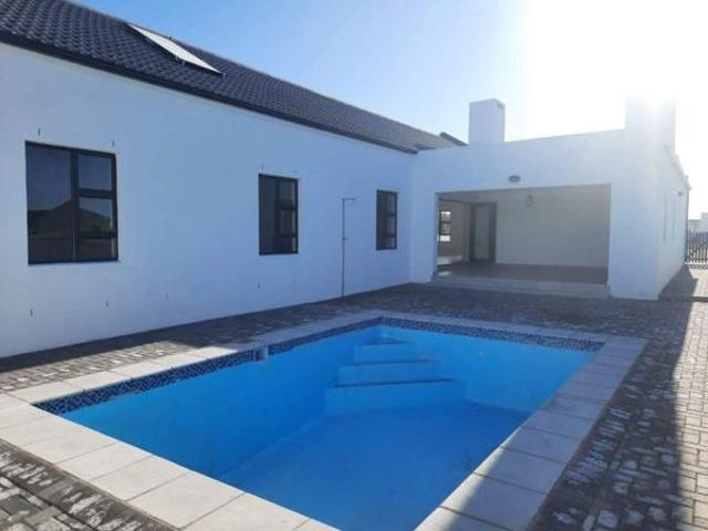 3 Bedroom House in Shelley Point