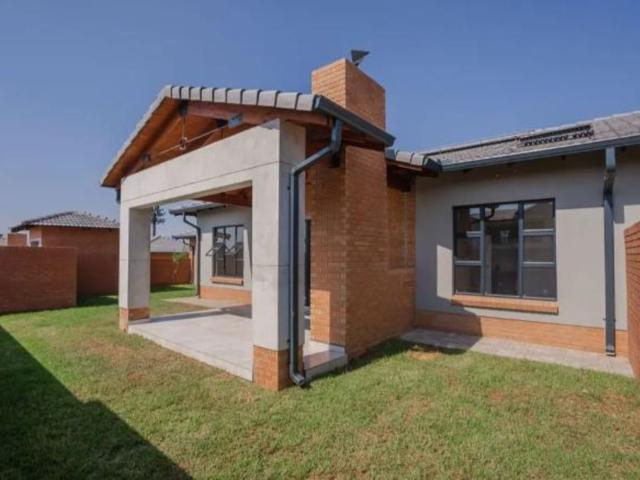 3 Bedroom House in Six Fountains