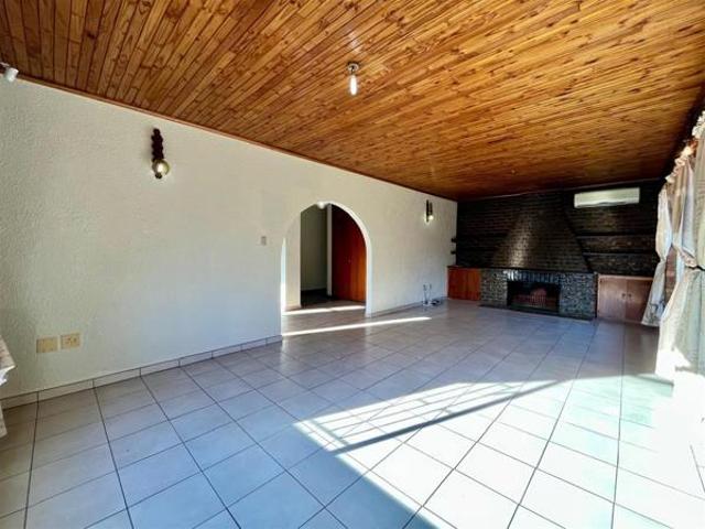 3 Bedroom House in Signal Hill