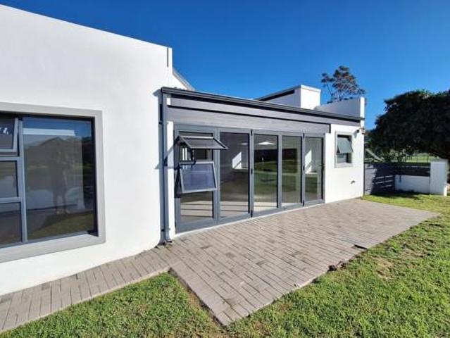 3 Bedroom House in Silwerstrand Golf and River Estate