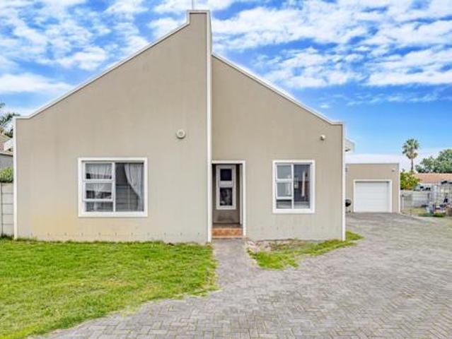 3 Bedroom House in Silver Oaks