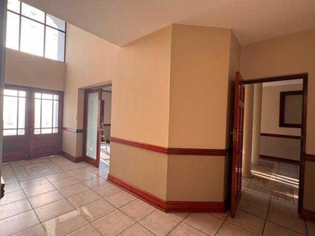 3 Bedroom House in Silver Lakes Golf Estate