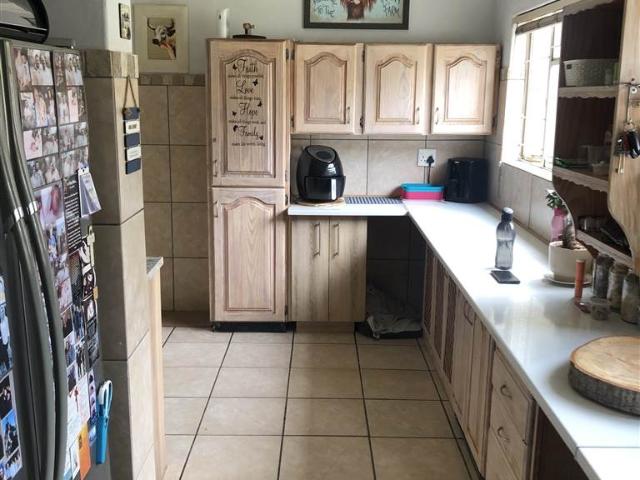 3 Bedroom House in Sinoville