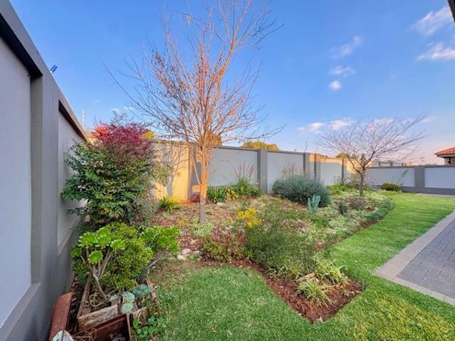 3 Bedroom Townhouse in Spitskop SH