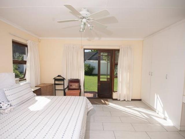 3 Bedroom House in St Francis Bay Village