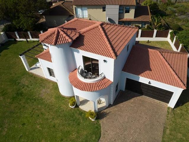 3 Bedroom House in St Francis Bay Village