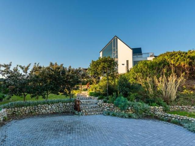 3 Bedroom House in St Francis Bay Village