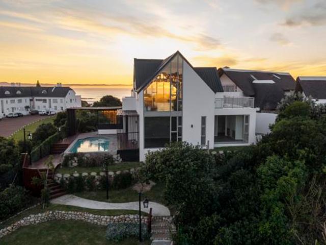 3 Bedroom House in St Francis Bay Village