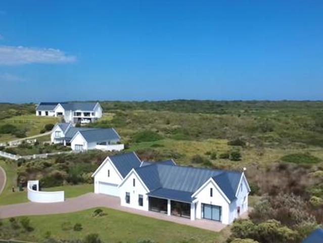3 Bedroom House in St Francis Links Golf Estate