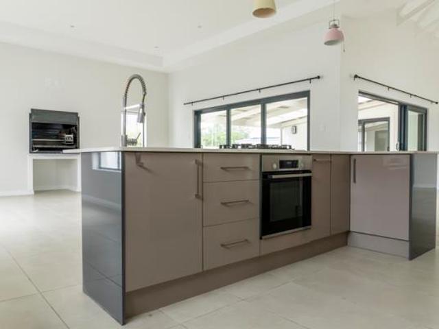 3 Bedroom House in St Francis Links Golf Estate