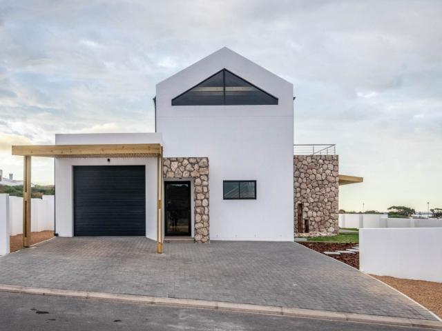 3 Bedroom House in St Helena Views
