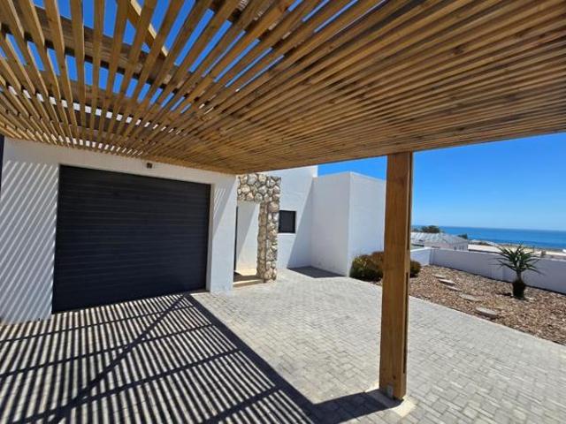 3 Bedroom House in St Helena Views