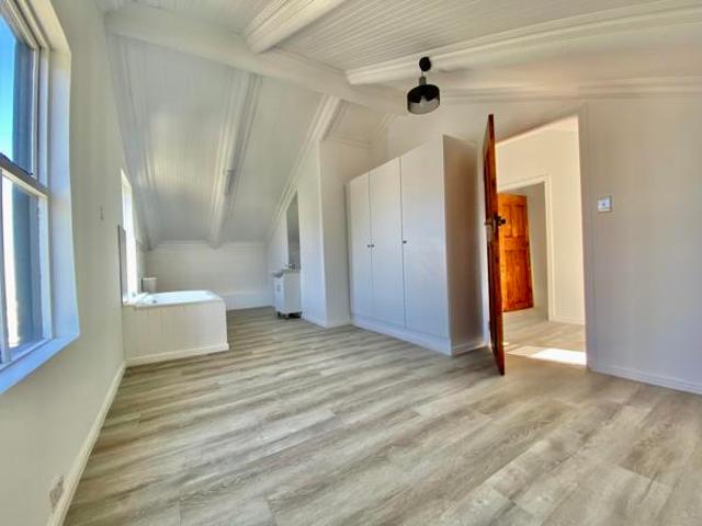 3 Bedroom House in Stanford