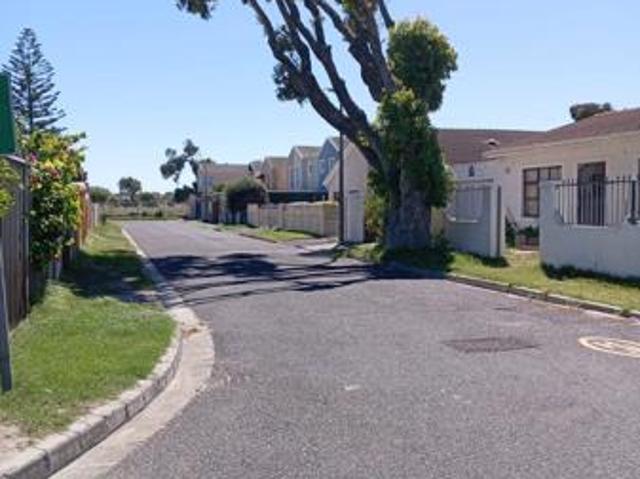 3 Bedroom House in Steenberg