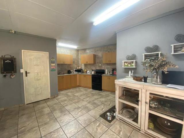 3 Bedroom House in Sterpark