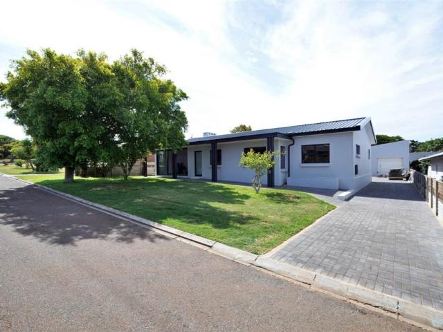 3 Bedroom House in Stilbaai Wes
