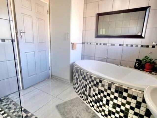 3 Bedroom House in Stilfontein