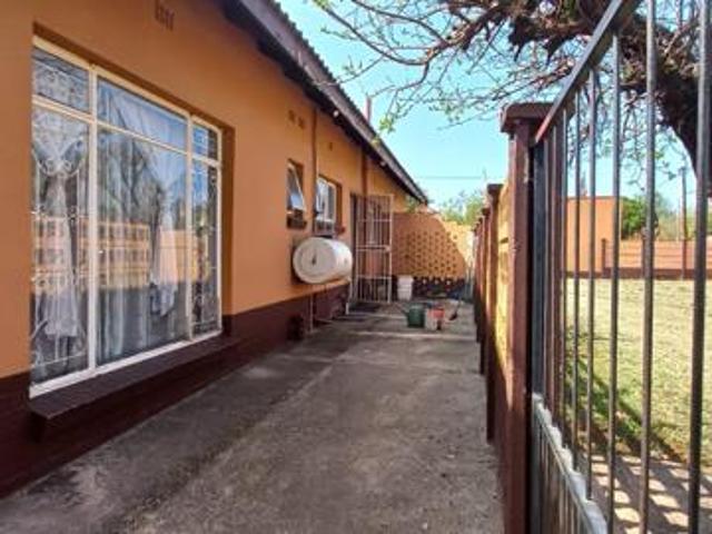 3 Bedroom House in Stilfontein