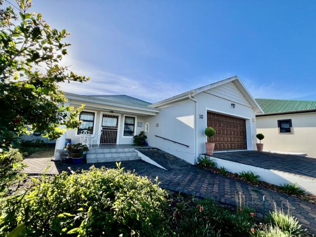 3 Bedroom House in Still Bay West