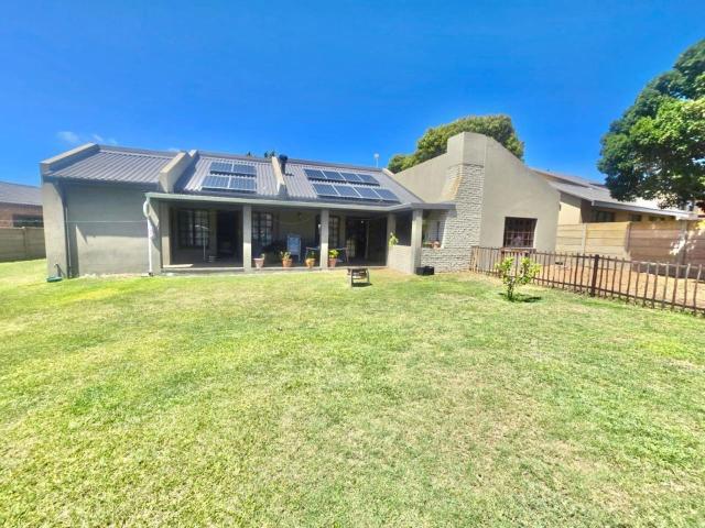 3 Bedroom House in Still Bay West