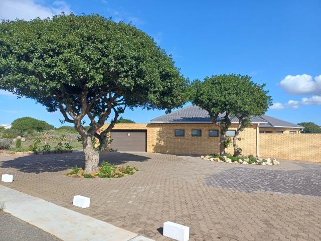 3 Bedroom House in Still Bay West