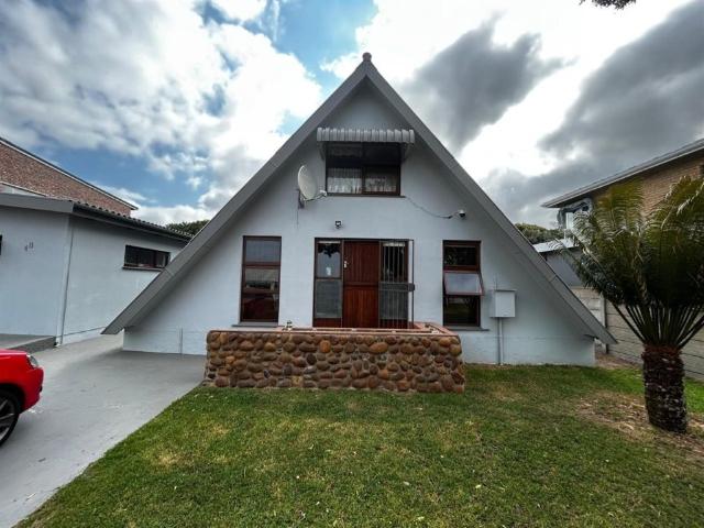 3 Bedroom House in Still Bay West