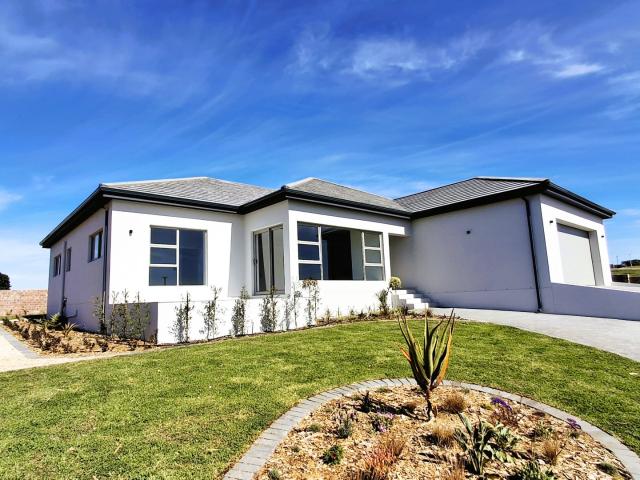 3 Bedroom House in Still Bay West