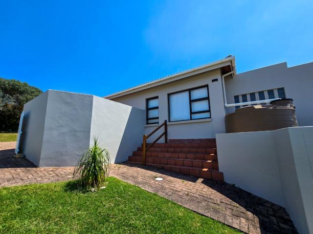 3 Bedroom House in Still Bay West