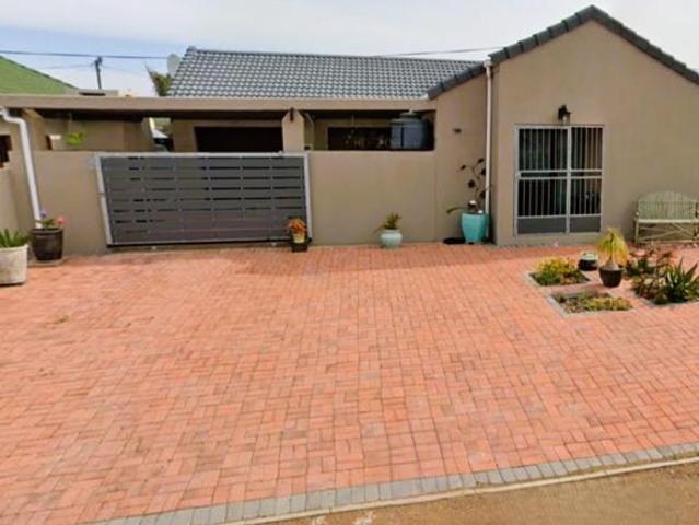 3 Bedroom House in Still Bay West