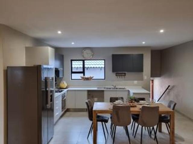 3 Bedroom House in Stonehenge