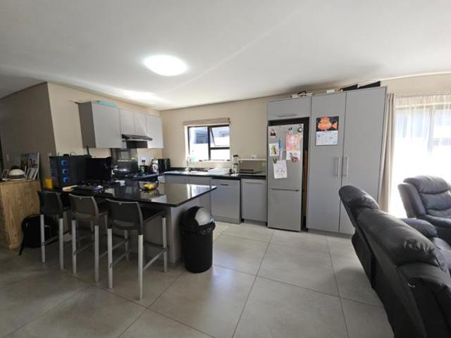 3 Bedroom House in Strand Central