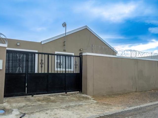 3 Bedroom House in Strand Central