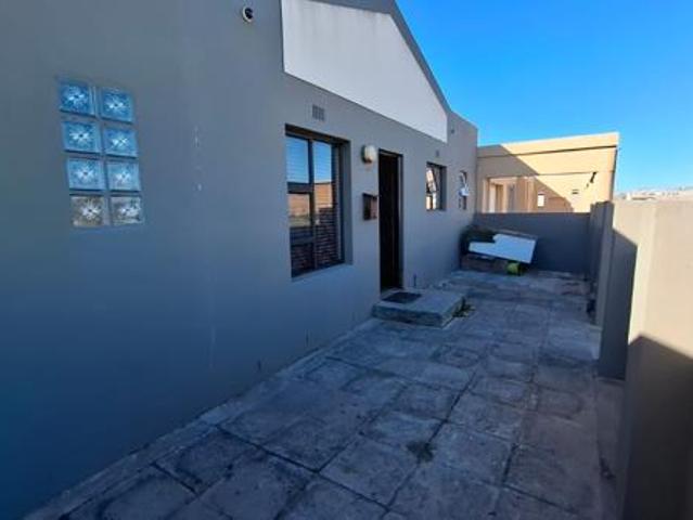 3 Bedroom House in Strandfontein
