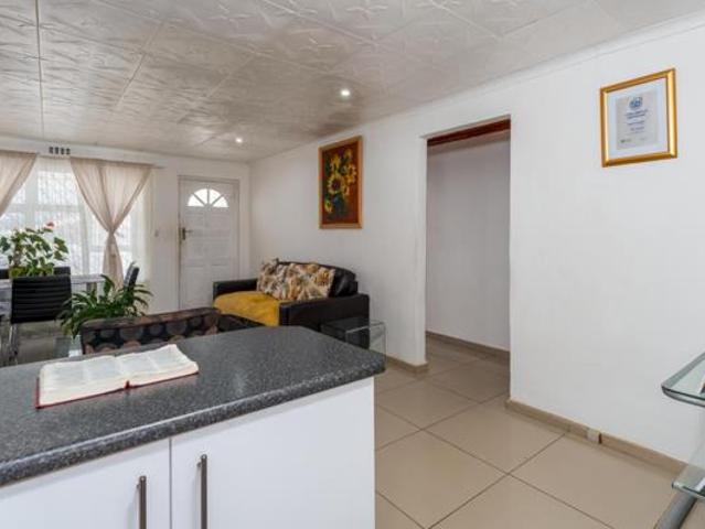 3 Bedroom House in Strandfontein