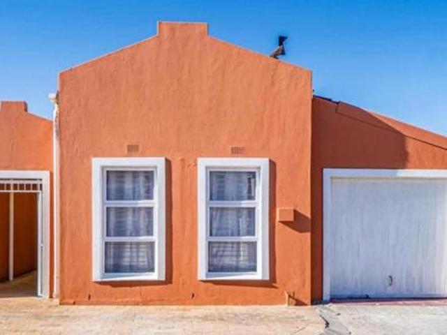 3 Bedroom House in Strandfontein