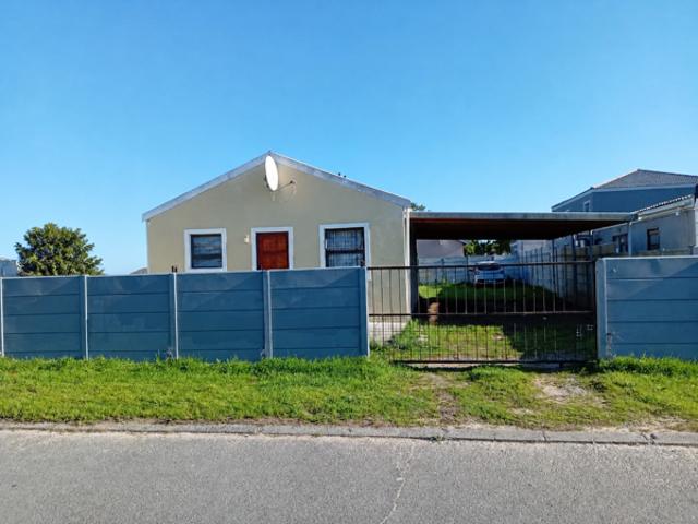 3 Bedroom House in Stratford Green