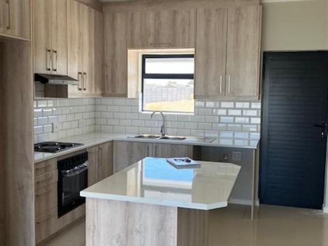3 Bedroom House in Stratford Green