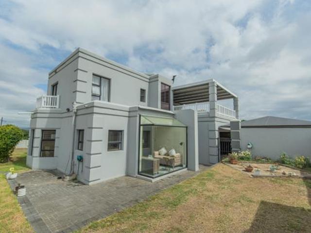 3 Bedroom House in Strelitzia Park